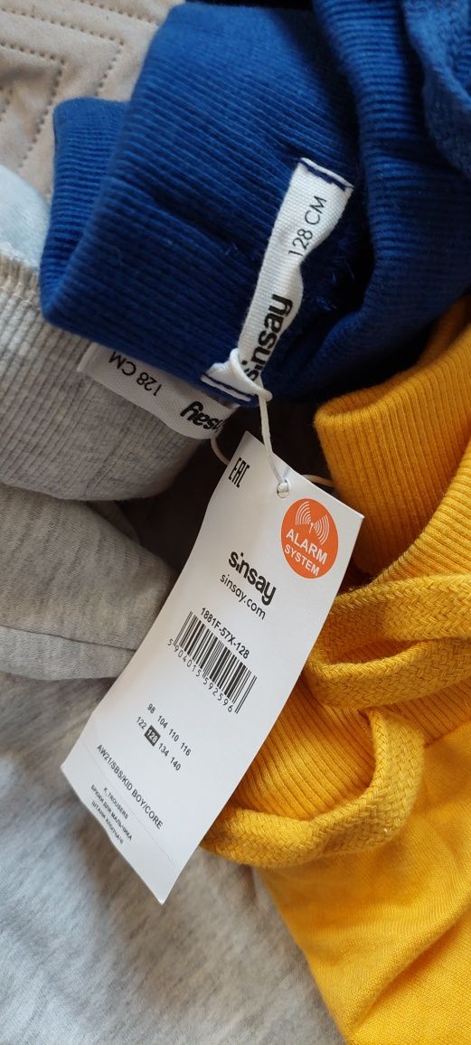 NOWE spodnie dresowe 128 Sinsay 3pak
