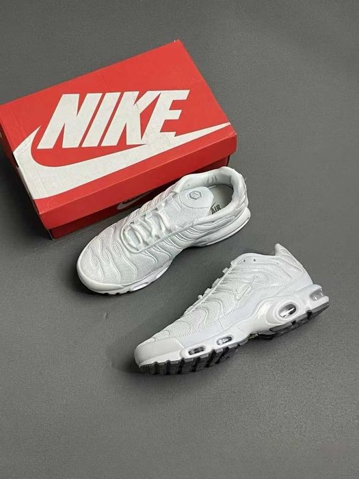 Buty meskie Mokasyny Nike_Air_Max_TN_Plus_White R.37.5