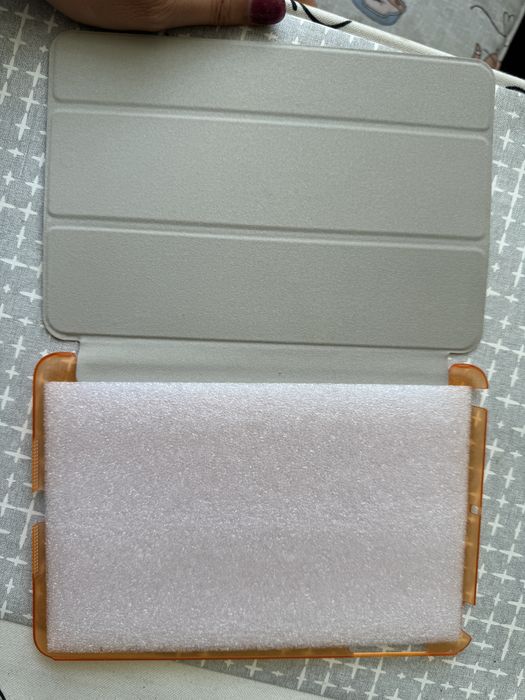 Чохол на iPad mini новий