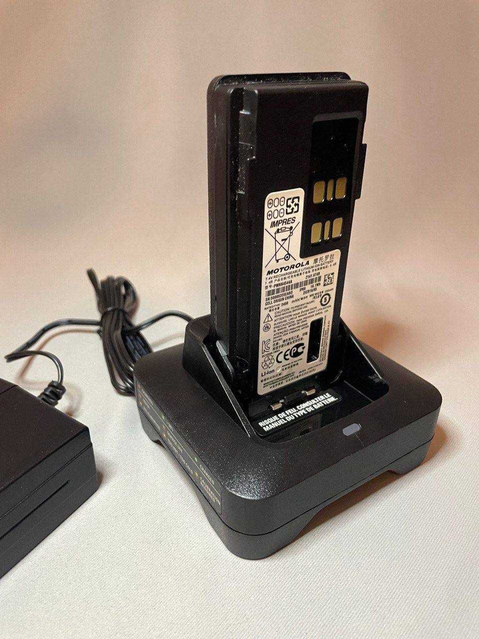 Зарядний пристрій Motorola IMPRES для DP4400 / DP4800 та інших