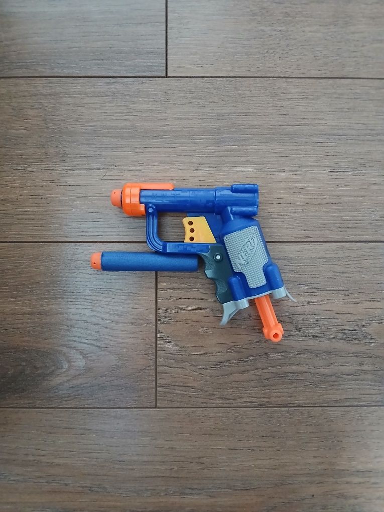 NERF jolt z strzałkami