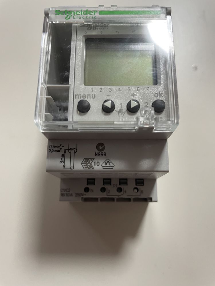 NOWY! programator czasowy Schneider Electric model CCT15452.