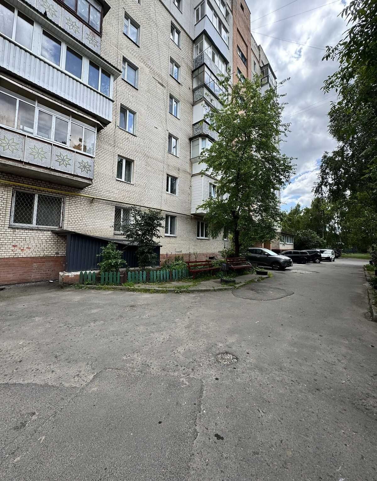 39447 продаж 2 кімнатної квартири на вул. Романа Шухевича