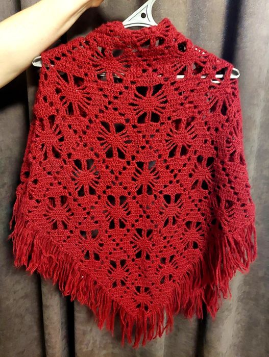 Ажурна хустка ручна в'язка