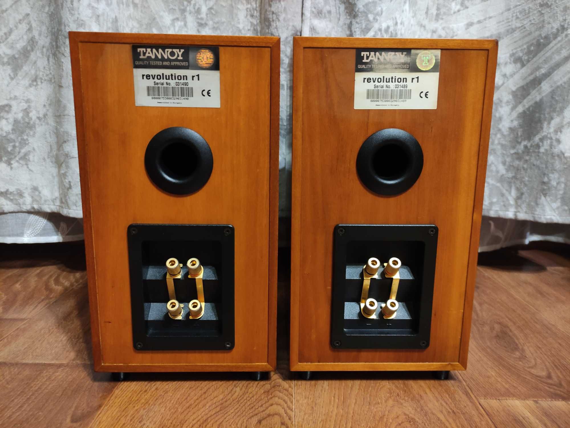 Акустика колонки  Tannoy revolution R1 шпон