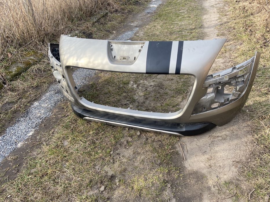 Бампер передній пежо 3008