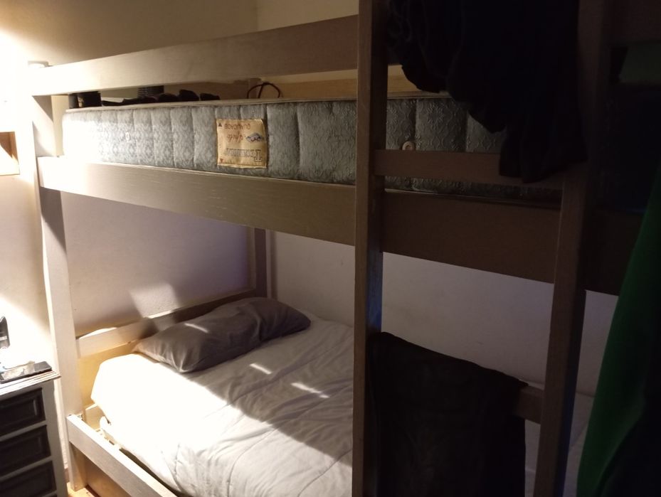 beliche 3 camas so a precisar de uma pintura