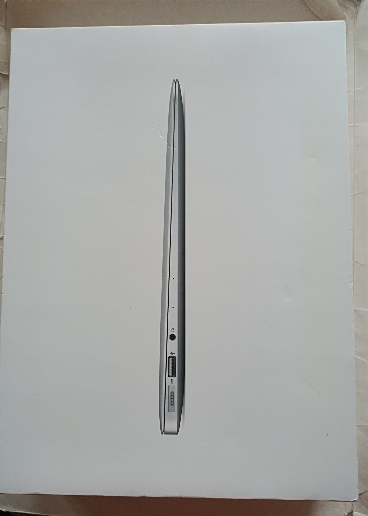 Pudełko po MacBook Air Gold A2337