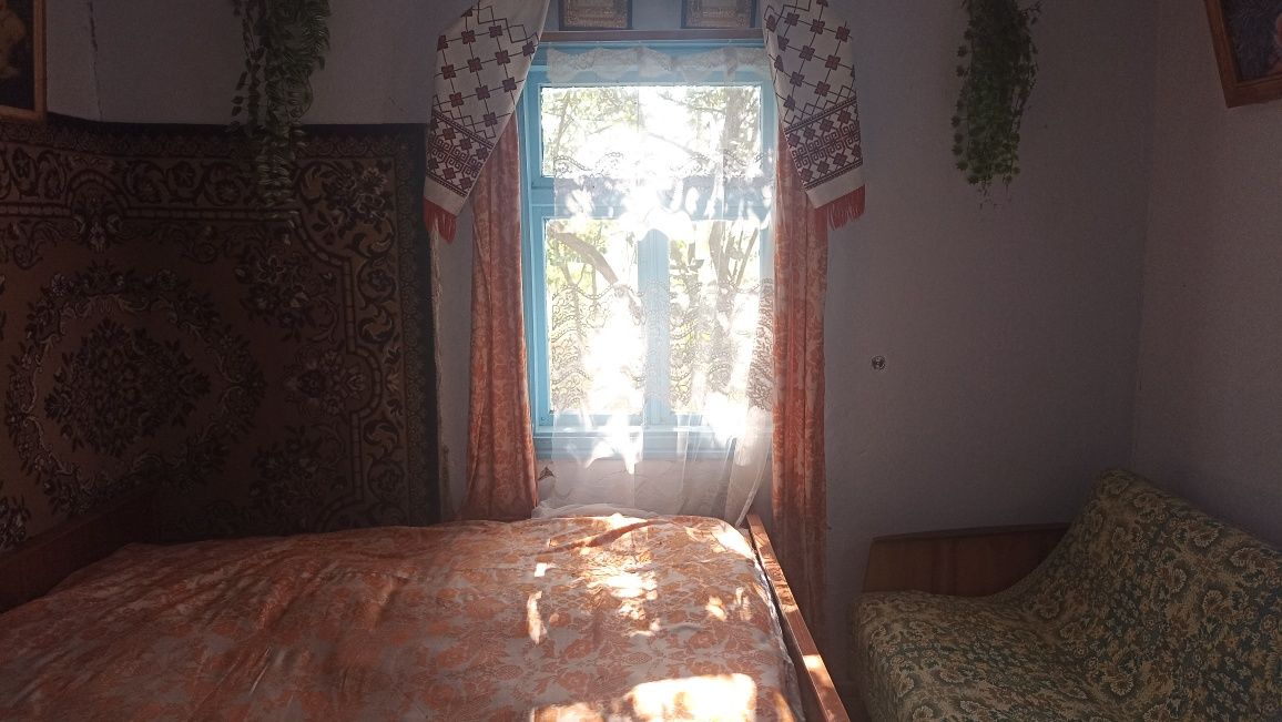 Продаж будинку 75кв.м, 1.5га землі
