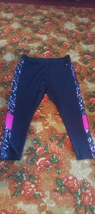 Продаються спортивні жіночі лосини.