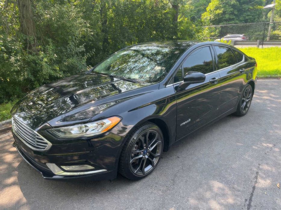 Ford Fusion Hybrid SE      2018