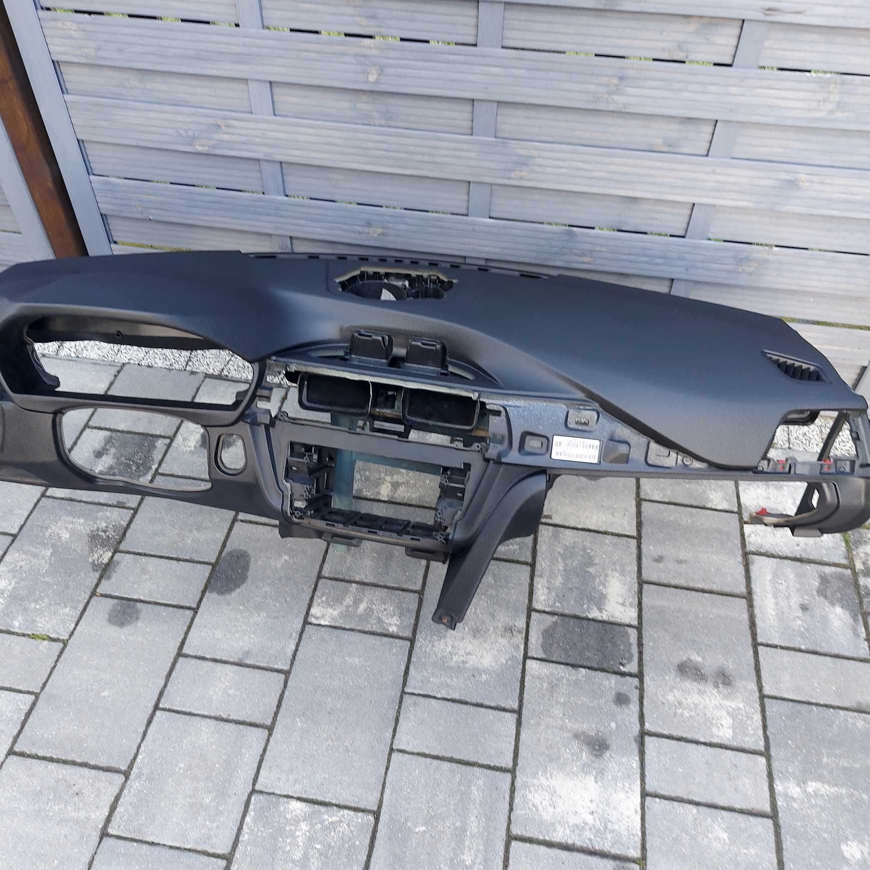 BMW F30 deska rozdzielcza konsola regeneracja naprawa