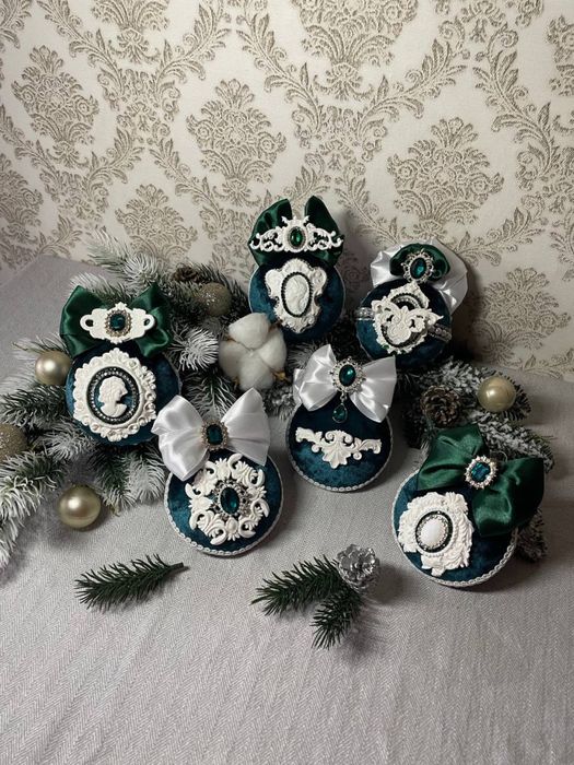 Новорічні вінтажні іграшки з оксамиту — ручна робота