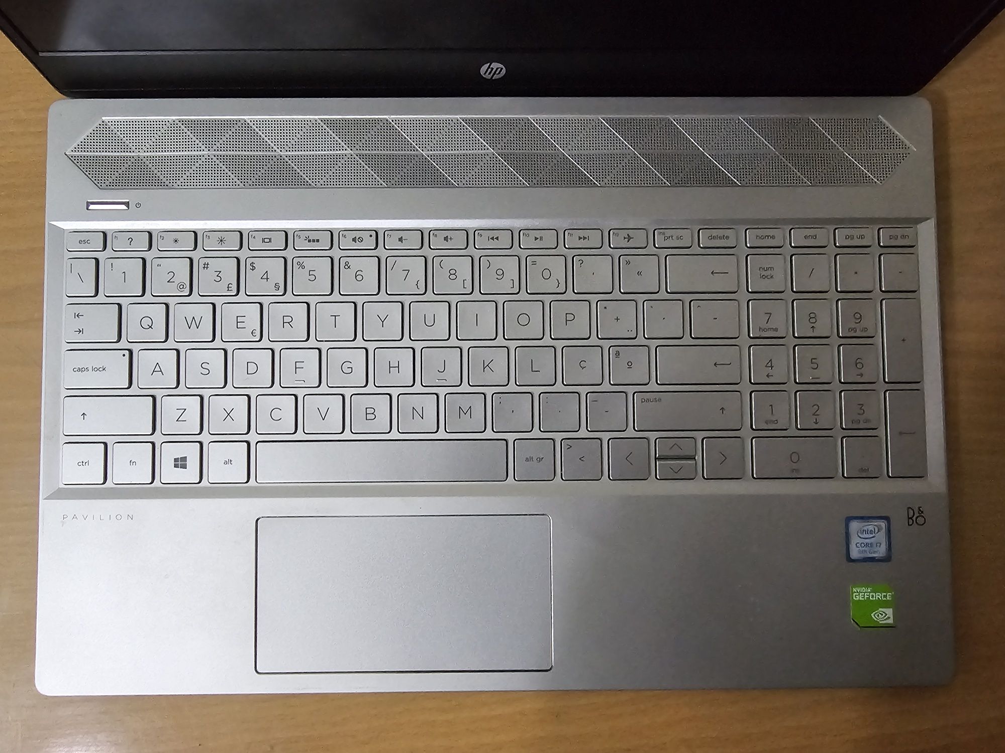 Portátil HP Pavilion 15 - i7 | 12GB RAM | SSD 256GB | NVIDIA GeForce