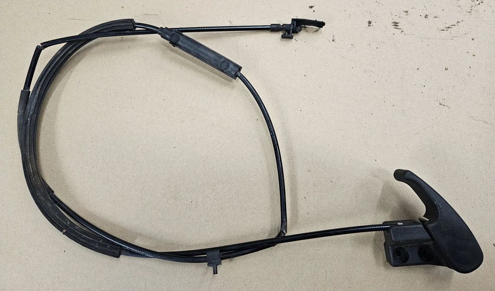 Audi A3 8P linka otwierania maski