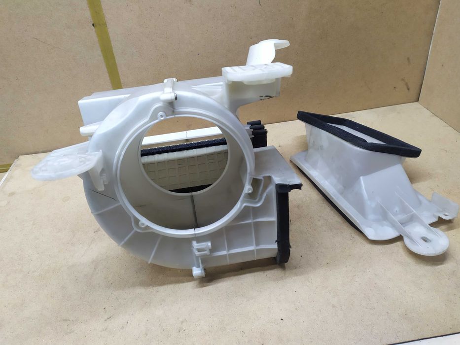 Мазда 6 02 корпус вентилятора печки фильтра салона електропривод