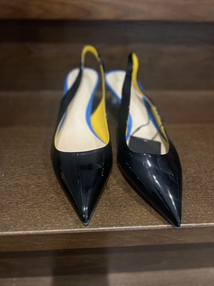Nowe Lakierowane buty ZARA na obcasie z odkrytą piętą, rozmiar 38