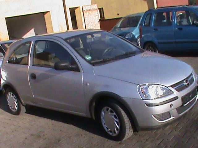 Opel Corsa C  drzwi błotnik Tylna klapa, sanki Lampa tylna Z157