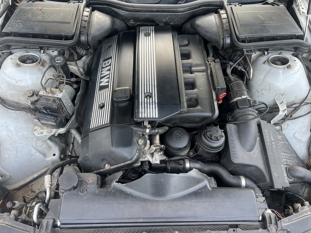 Продам BMW e39, M54 3.0 2001 год Механика