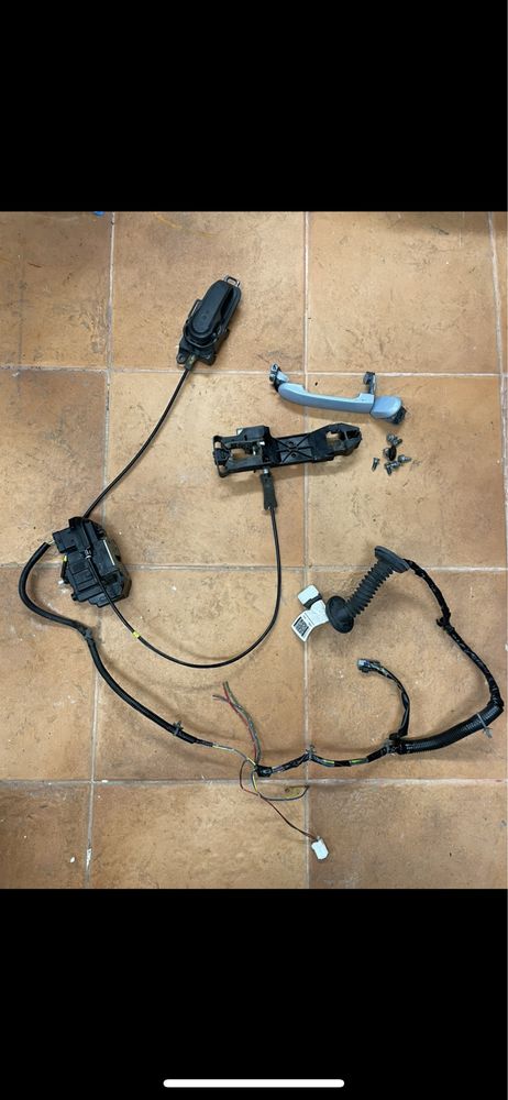 Porta da frente micra k 12 e acessórios