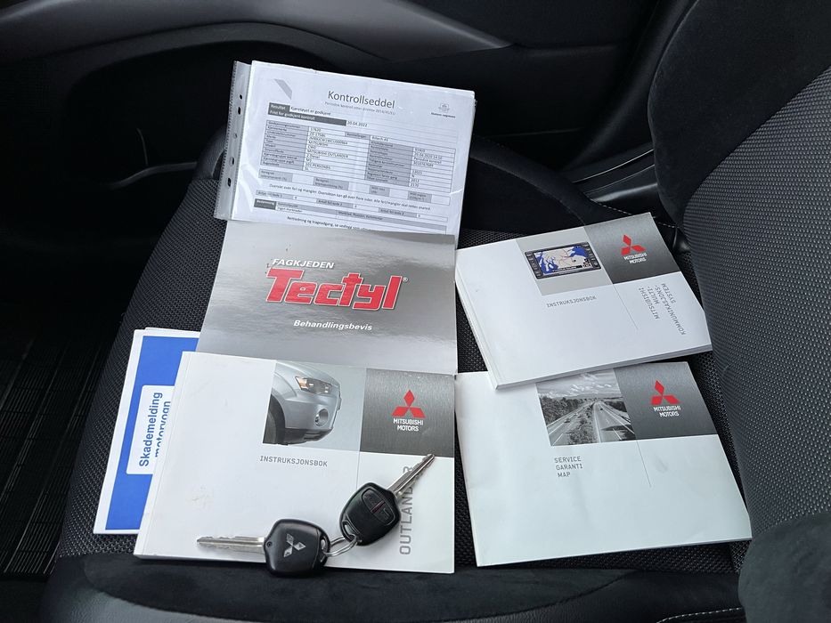 Свіжопригнаний Mitsubishi Outlander 124 тис. км.  2012 р. 2.3 дизель