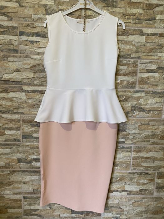 Костюм з спідницею