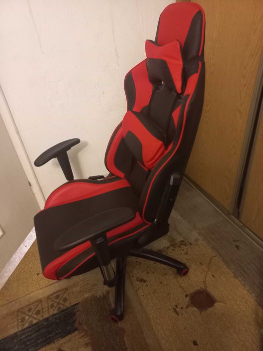 Fotel Gamingowy w bardzo dobrym stanie!!