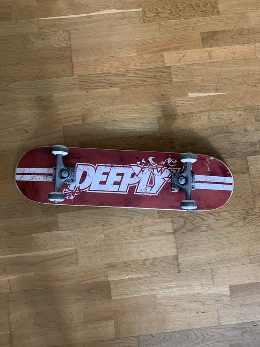 Skate deeply em muito bom estado