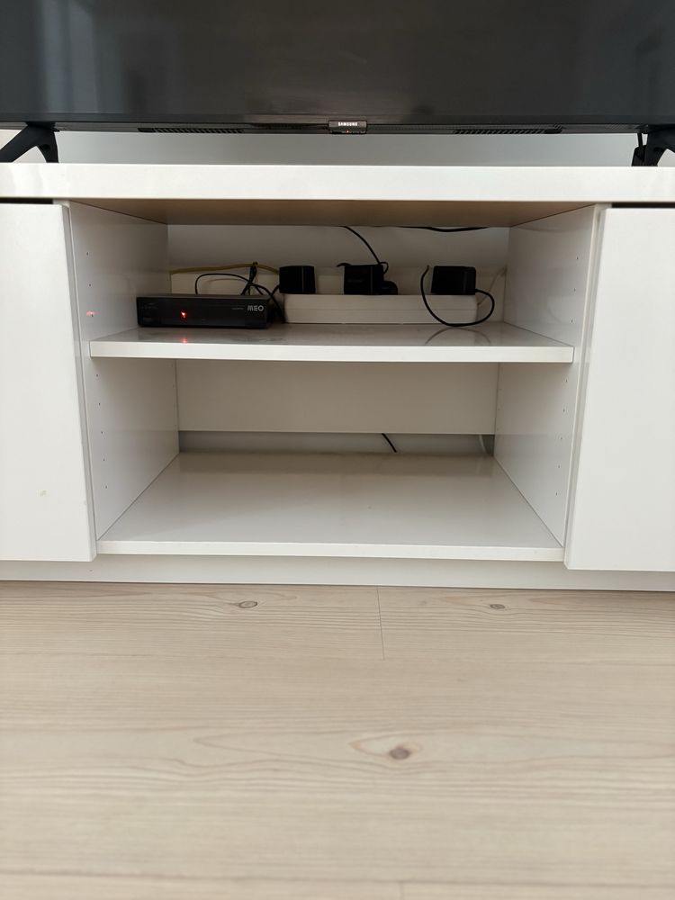 Móvel TV Ikea - BYAS