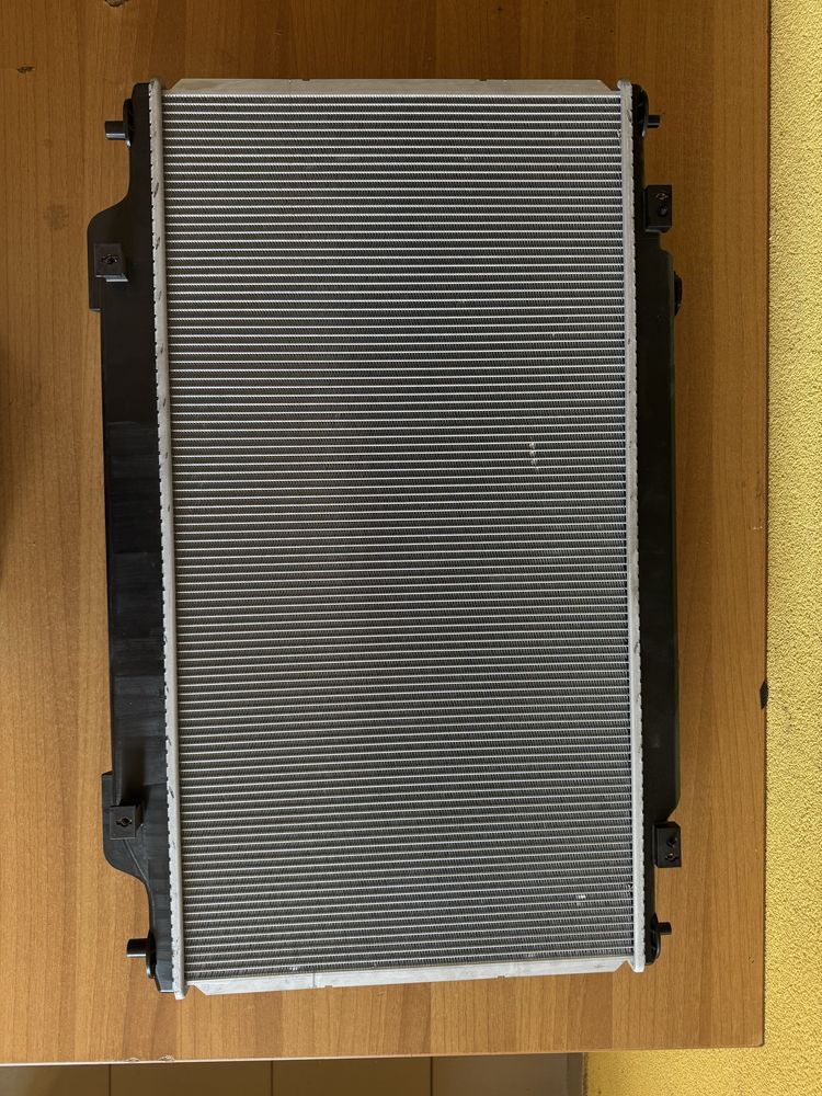 Радіатор PA66-GF30 новий