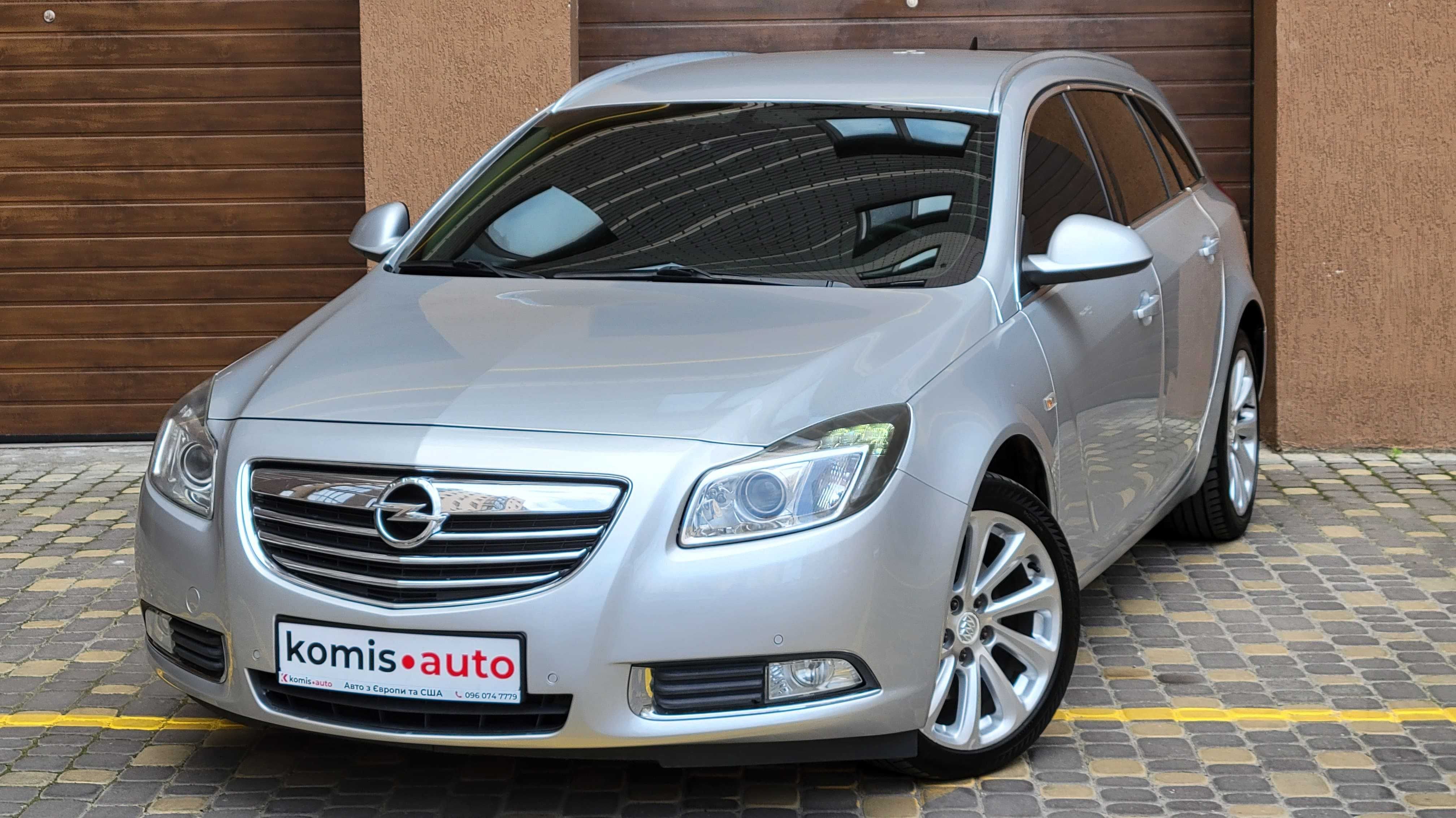 Продам автомобіль Opel Insignia 4x4 (Повний привід)