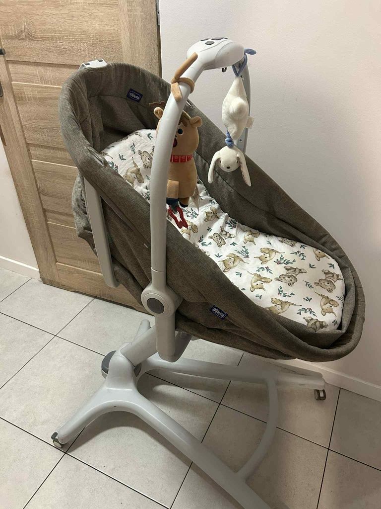 Łóżeczko, dostawka do łóżka Chicco baby hug 4 w 1 + materac i gratisy