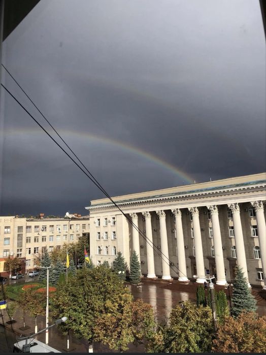 Продам 2х кімнатну сталінку власник центр 57 кв.м