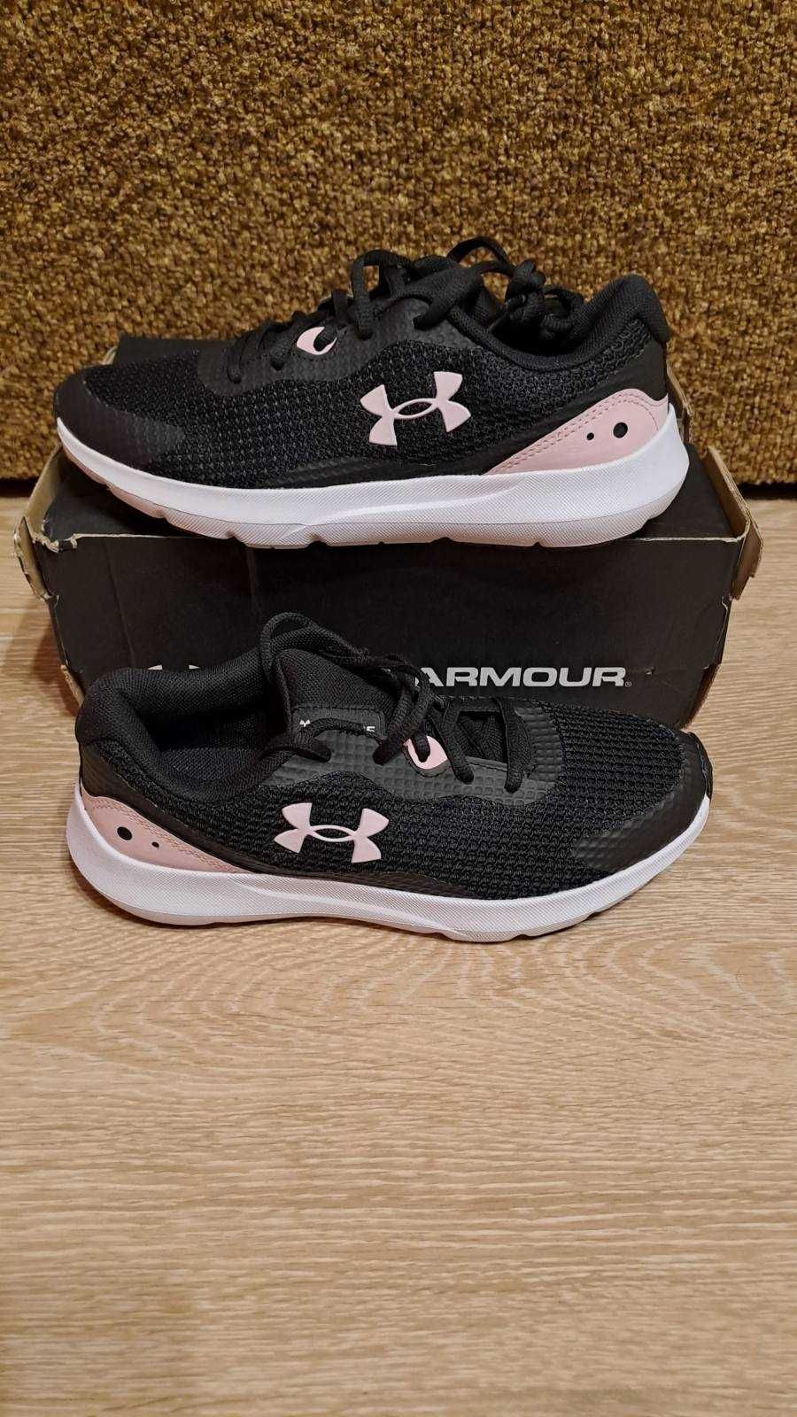 Женские кроссовки Under Armour размер 38.5