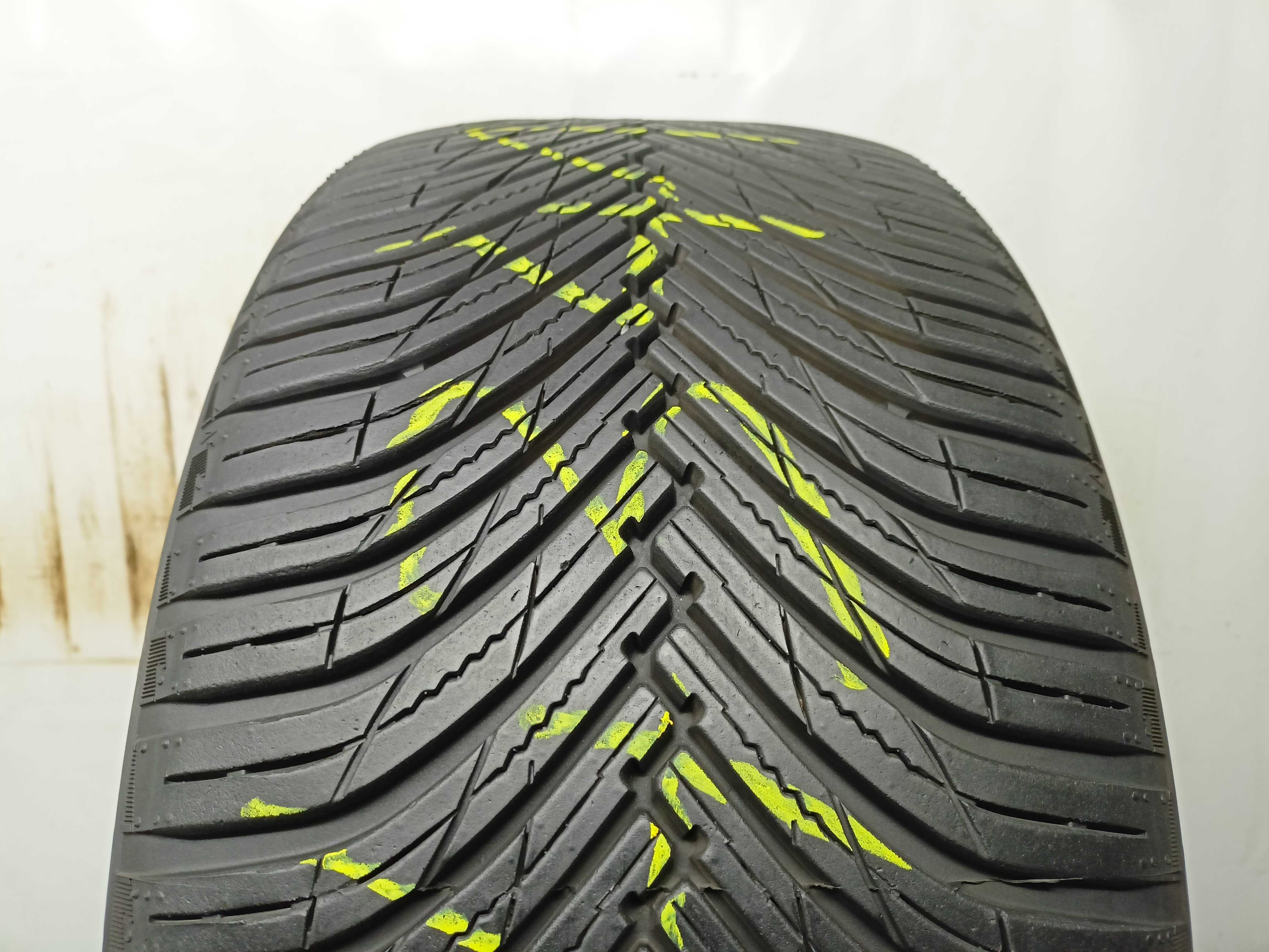 Maxxis Premitra AllSeason 245/40/18 24r. 97W 7,4mm (4341)