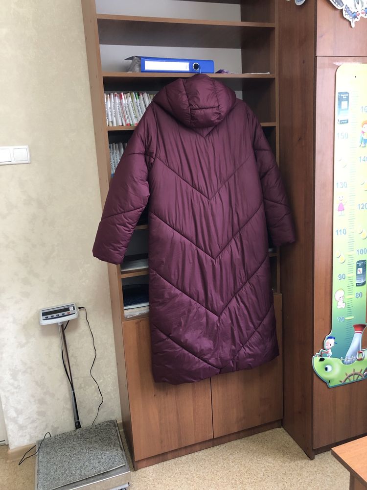 Продам пальто зимнее с капюшоном