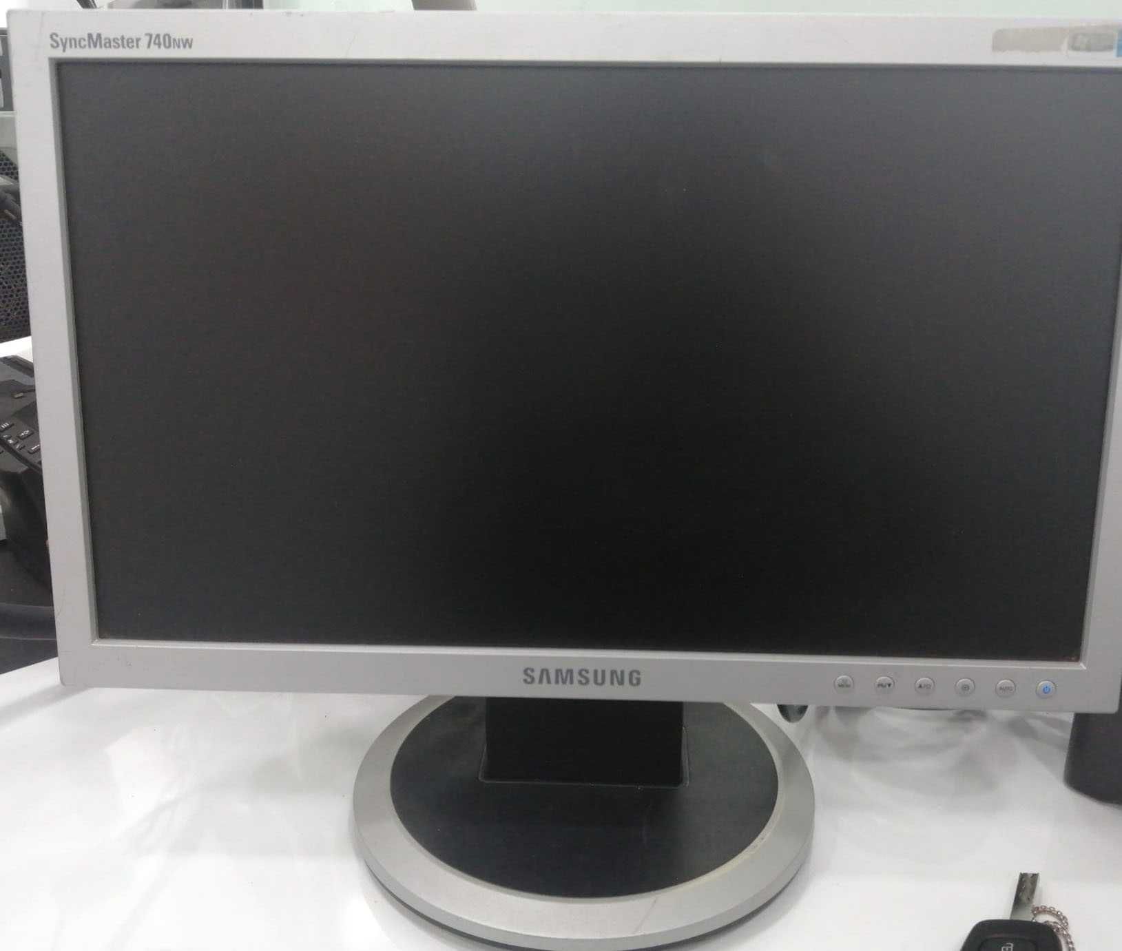 Computador (torre+monitor)