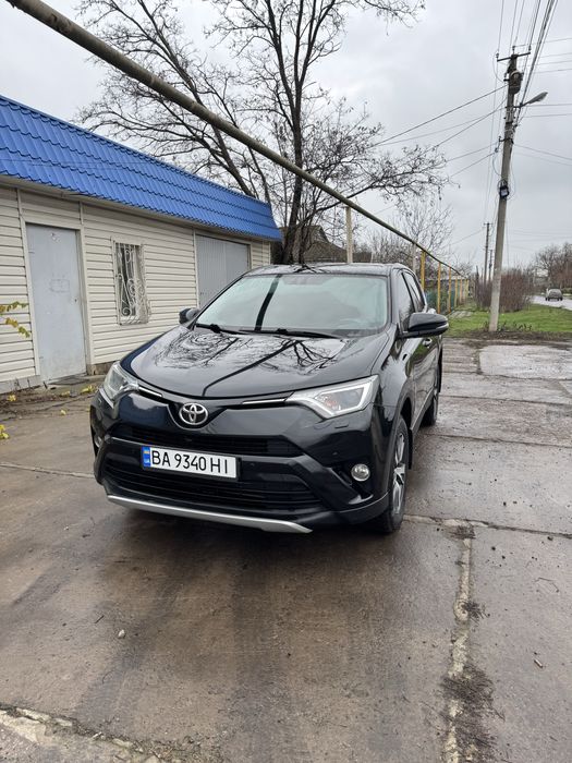 Продам Toyota RAV4 2015, 2.0 CVT, 4WD