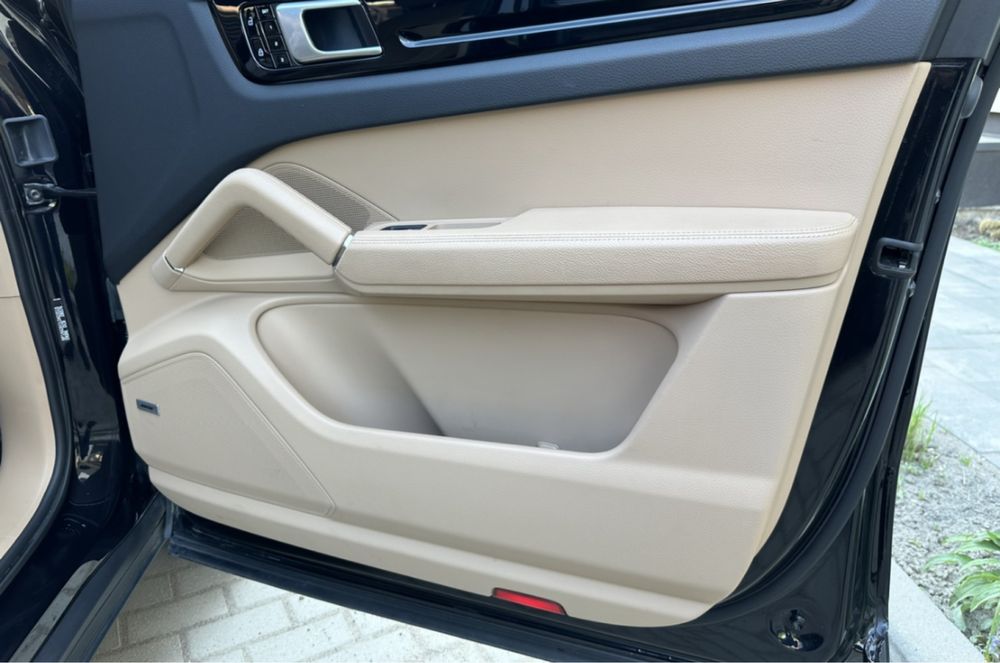 Porsche  cayenne matrix