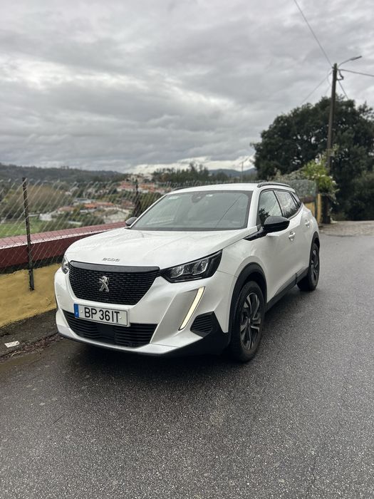 Carro TVDE peugeot E-2008 eletrico
