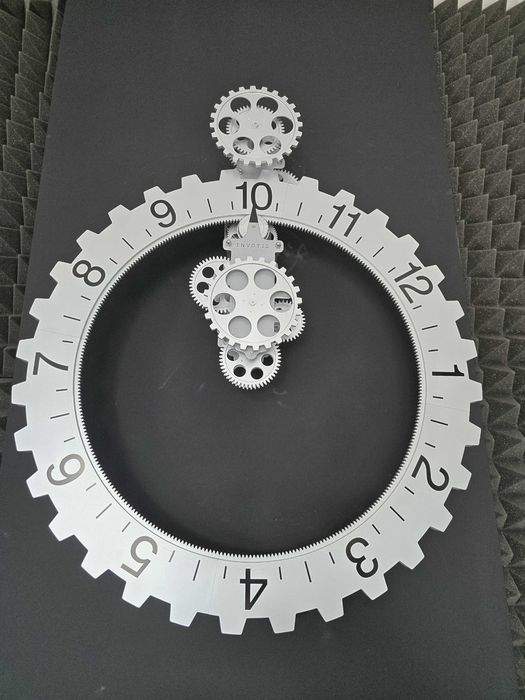 Cichy nietykający zegar ścienny Elegancki Invotis