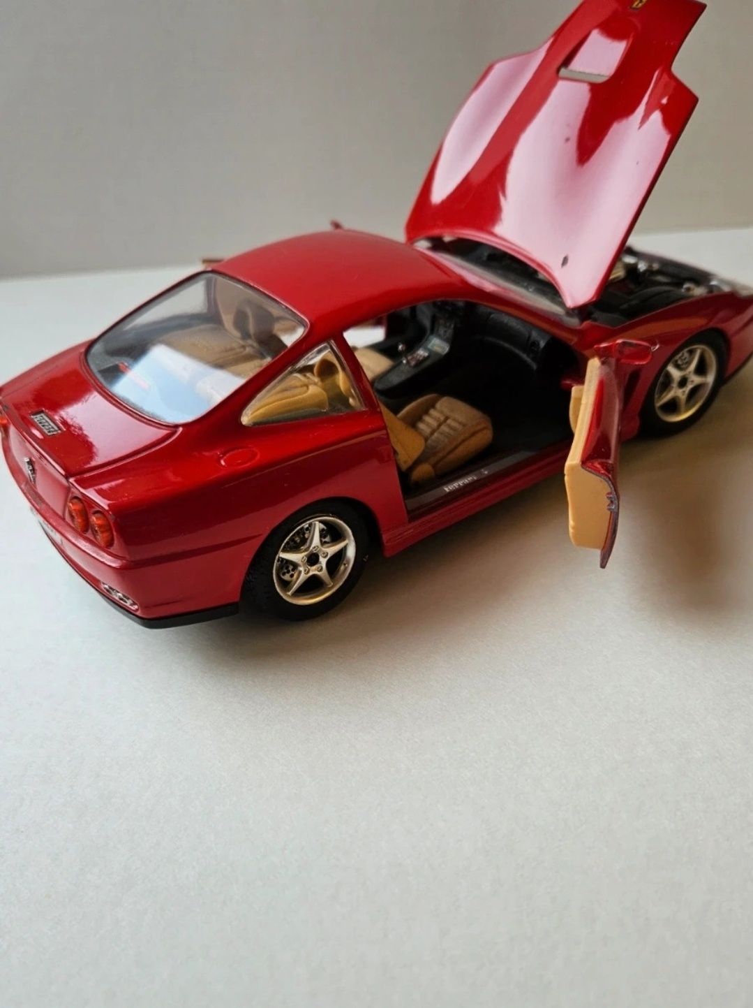 Ferrari 550 maranello (1996) 1/24 Bom estado