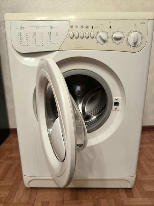Пральна машина indesit