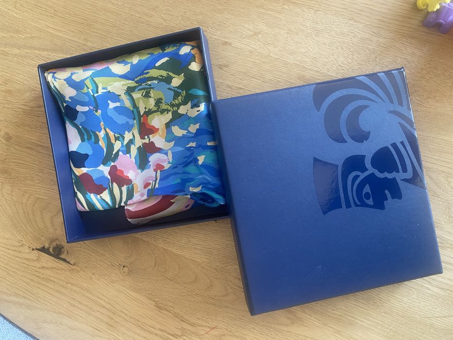 Jedwabna apaszka Freywille