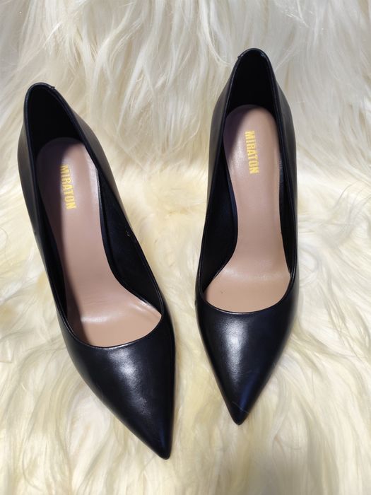 Туфлі жіночі модельні шкіряні.