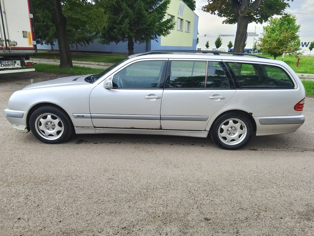 Mercedes-benz E200 gaz