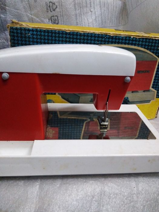 Игрушка швейная машинка, сср гдр