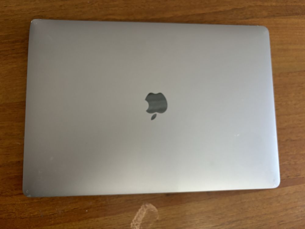 MacBook Pro 2018 15” i9/16Gb/512Gb SSD