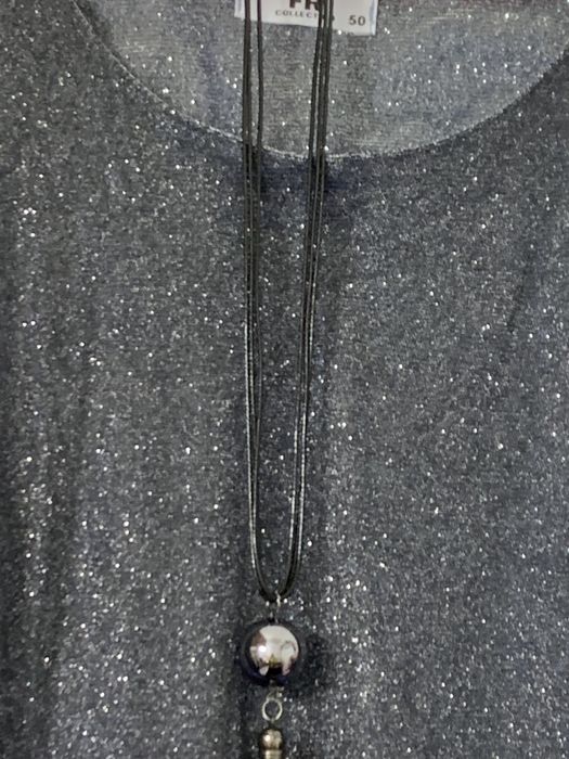 Платье продам очень красивое нарядное .