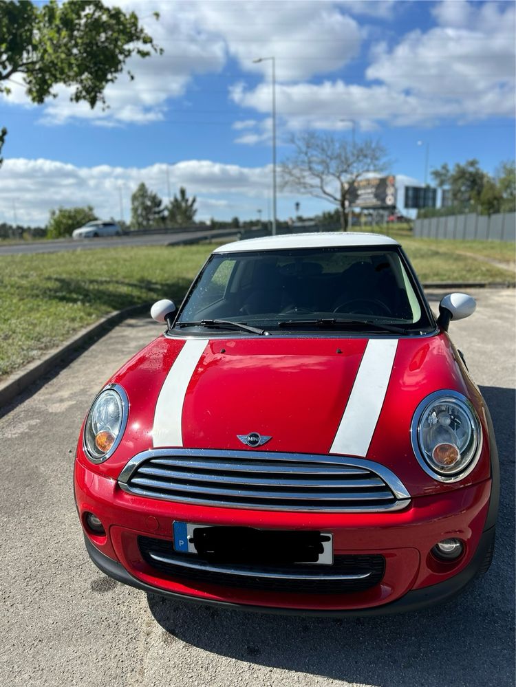 Mini cooper D 1600. 2013